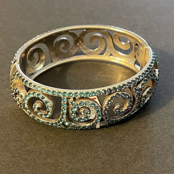 Brighton Sea of Love Crystal Hinged Bangle Bracelet NWT - Picture 1 of 9